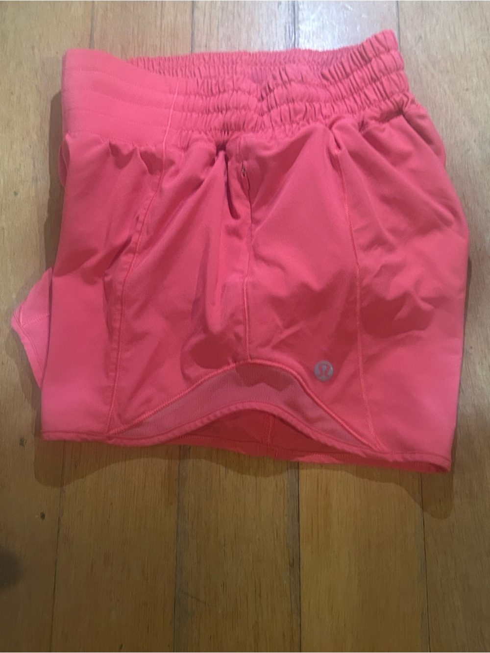 Lululemon Hotty Hot 4 inch Shorts - Picture 2 of 4